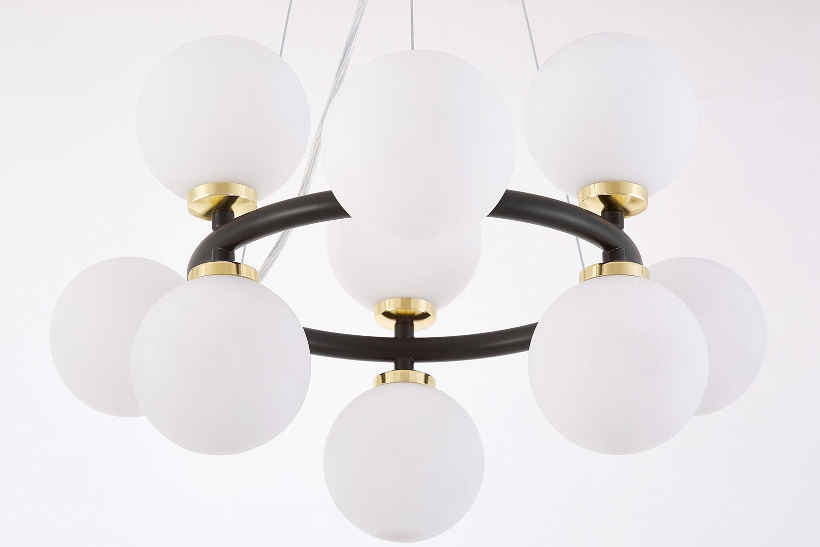 Černo-zlatý, elegantní lustr, vícebodová závěsná lampa MARSIADA, bílá stínítka - Lumina Deco obrázek 3