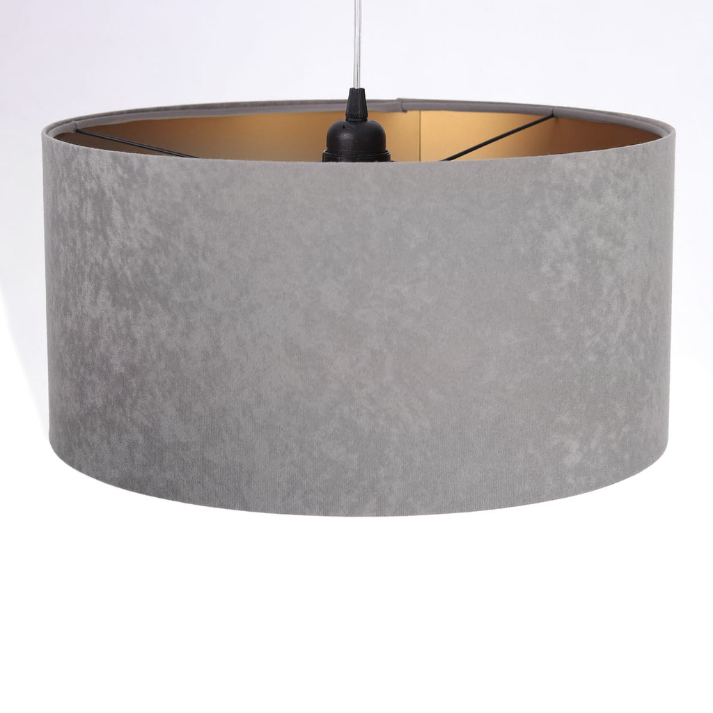 Šedá závěsná lampa s velurovým stínidlem se zlatým vnitřkem ve tvaru válce KAMELIA - BPS Koncept obrázek 4