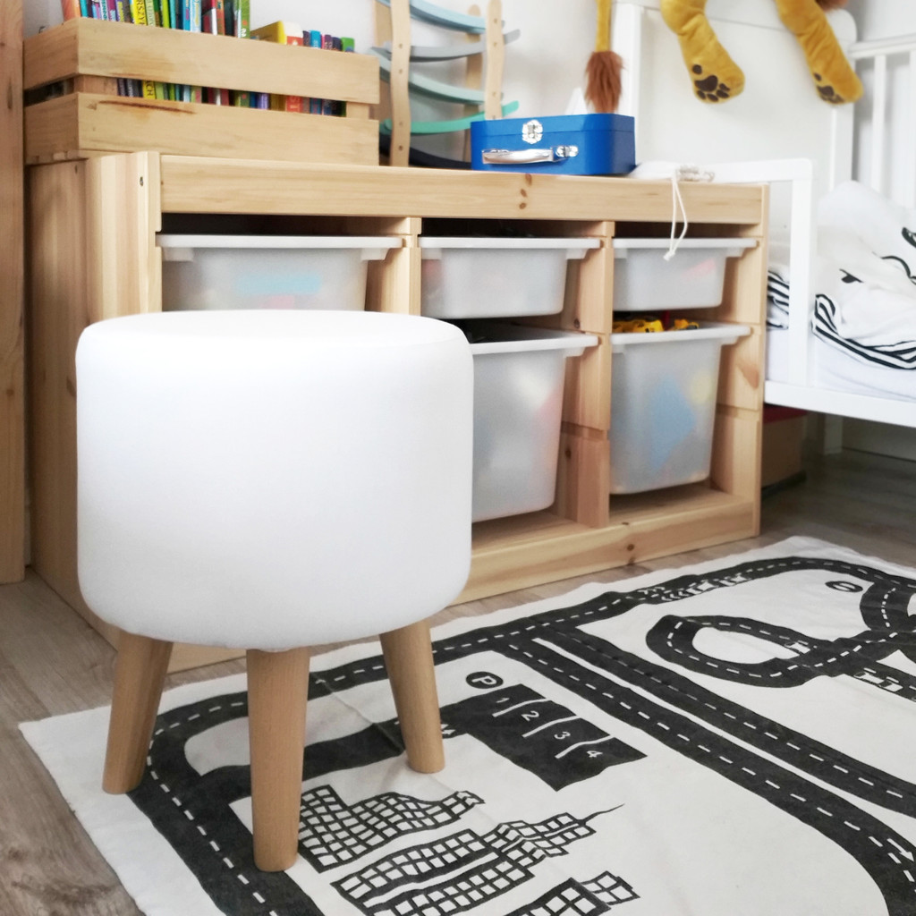 Bílý pouf, stolička ve skandinávském stylu, potah bílý, jednobarevný - Lily Pouf obrázek 4