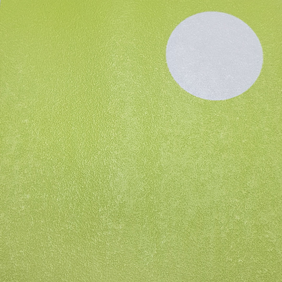 Tapeta zelená, limetková s bílými puntíky, tečkami 5 cm - Dekoori obrázek 4