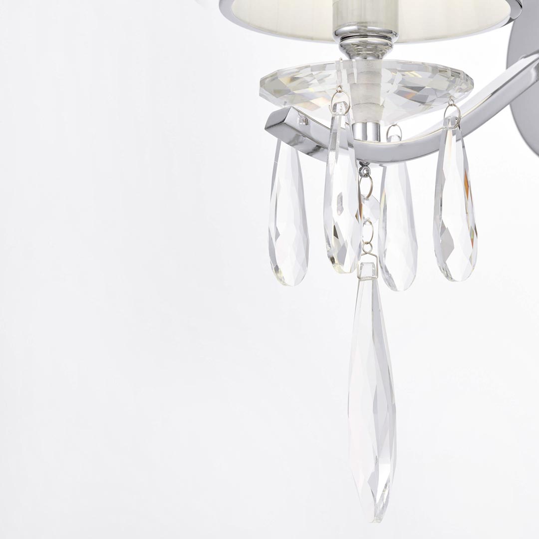 Chromovaná nástěnná lampa ALESSIA W1 s krystaly, bílé stínidlo, kovové - Lumina Deco obrázek 4