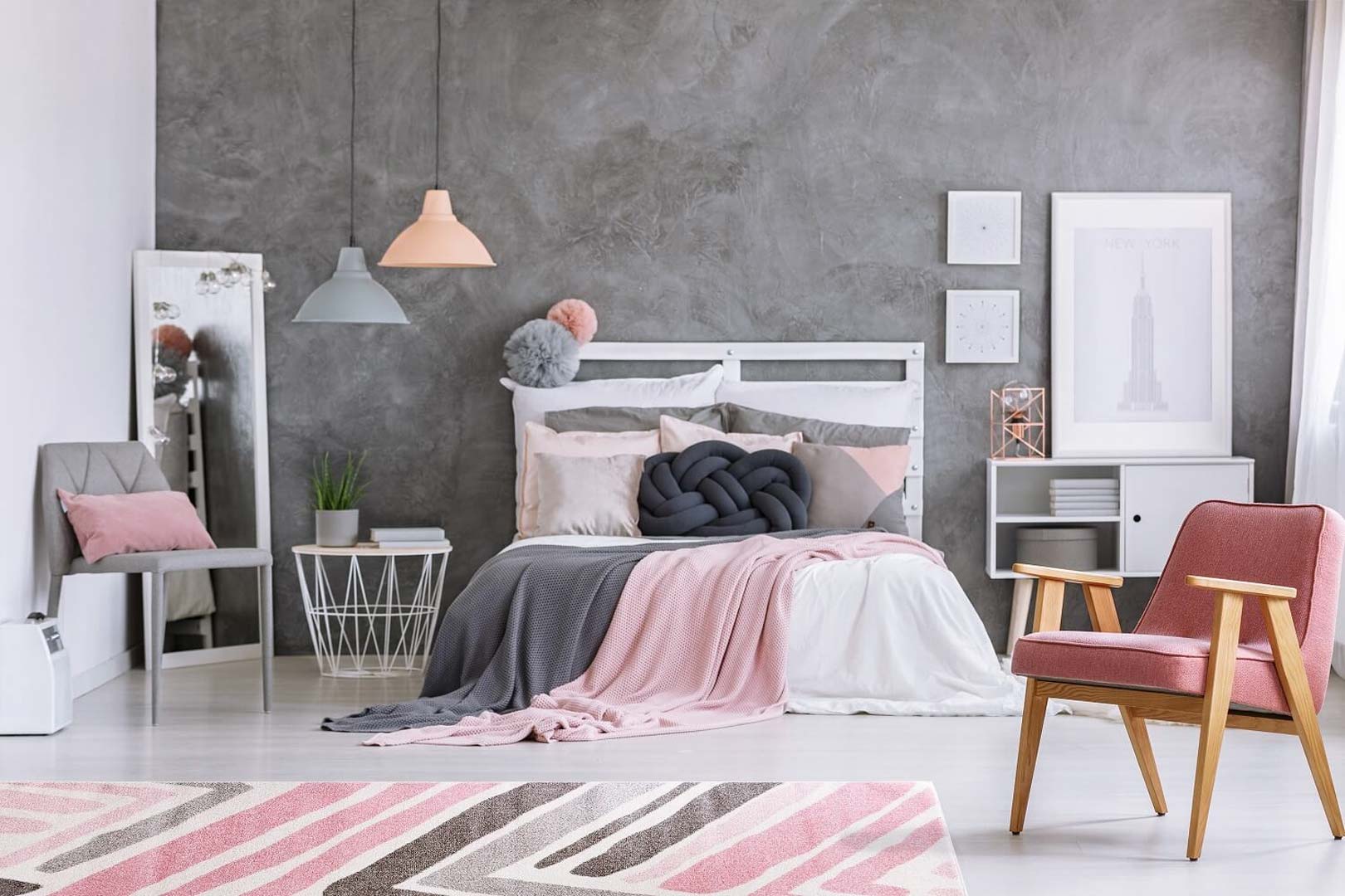 Moderní růžovo-šedý koberec s imitací uměleckých tahů fixou Pink Frame - Carpetforyou obrázek 4