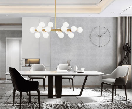 Elegantní, mosazné, závěsné svítidlo PETRICA bílé stínidla skleněné koule