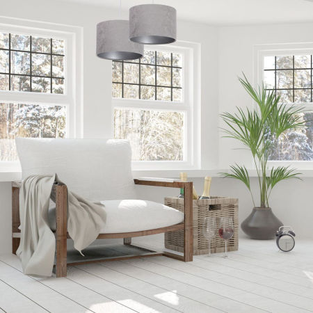 Šedo-stříbrné závěsné svítidlo s velurovým stínidlem ve tvaru válce KAMELIA