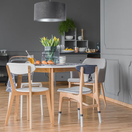 Tmavě šedá závěsná lampa, velurová, s válcovým stínidlem se stříbrným vnitřkem GRAFIT