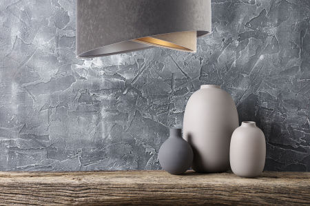 Šedá a béžová závěsná lampa s asymetrickým velurovým stínidlem se zlatým a stříbrným interiérem - LAVANIA