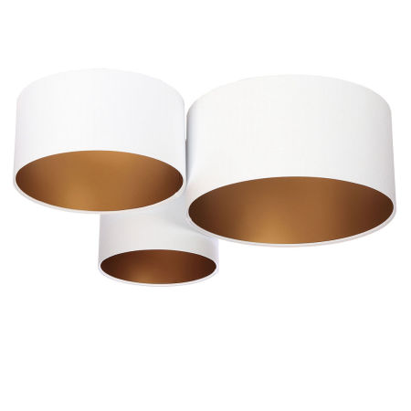 Bílá stropní lampa tvořená sadou válcových velurových stínidel se zlatými vnitřky BEVIN