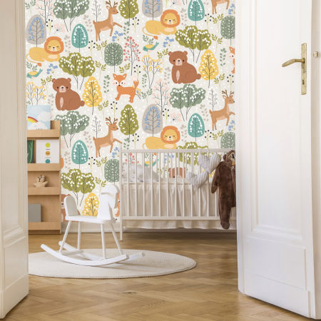 Tapeta se zvířátky: jelen, lev, medvídek, liška a ptáček hrající si v listnatém lese, se zelenými a šedými kvetoucími stromy