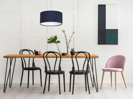 Tmavě modro-bílá lampa se stínidlem ve tvaru válce, velurová LOBELIA