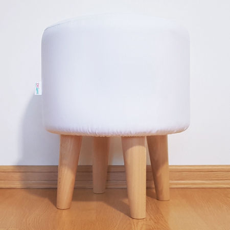 Dekorativní, žluto-bílý sedací pouf v loftovém stylu, vzor marocký jetel