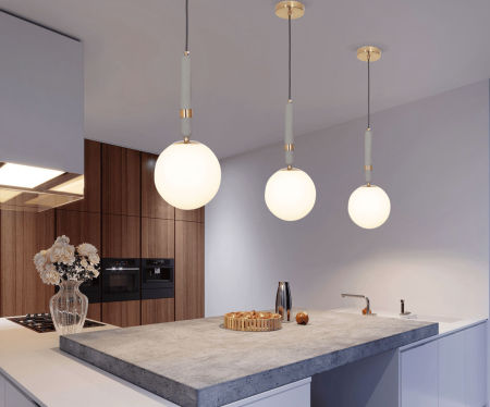 Moderní závěsná lampa GRANINO D20 v mosazné barvě, stínidlo koule, betonová násada