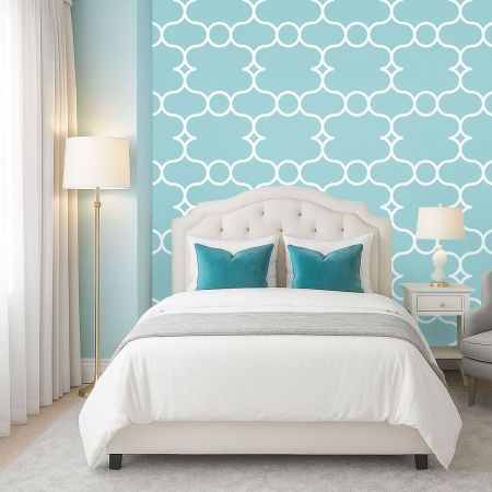 Modrá tapeta s bílým arabským vzorem