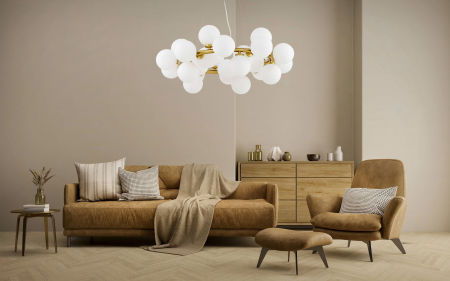 Vícebodová závěsná lampa MARSIADA v mosazné barvě, moderní bílá stínidla ve tvaru koule