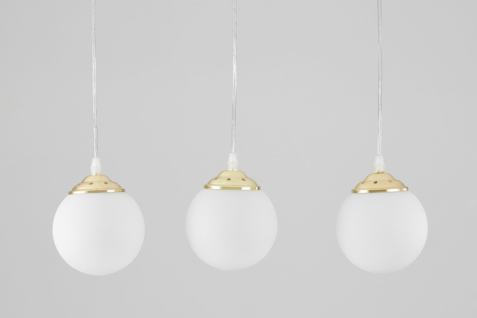 Trojitá závěsná lampa nad jídelní stůl nebo kuchyňský ostrůvek, bílé koule, klasická zlatá - FINO - Lampit obrázek 4