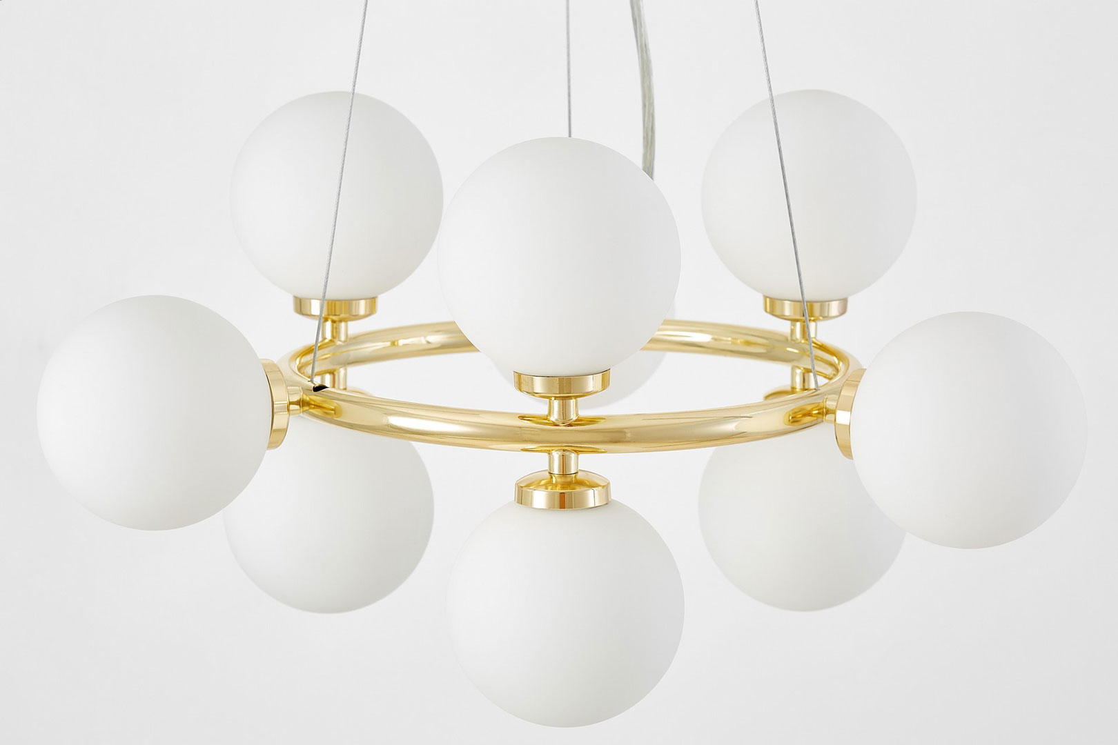 Zlatý lustr, bílé skleněné koule, klasická zlatá, glamour závěsná lampa - MARSIADA - Lumina Deco obrázek 4